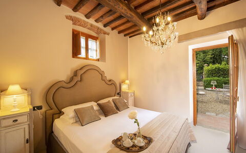 Villa Grevigiana: Furniture, Interior Design, Bedroom, Home, Bed, Bedding, Bed Frame, Bed Sheet, Room, Apartment