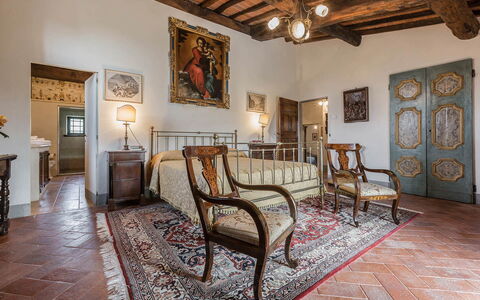 Villa del Colle: Wall, Furniture, Flooring, Floor, Ceiling, Chair, Bed Frame, Picture Frame, Bedroom, Bed