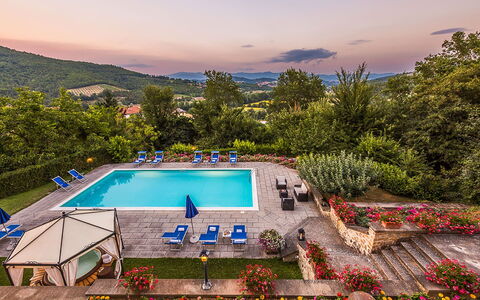 Villa Monterchi: Swimming Pool, Eco Hotel, Resort, Garden, Landscaping, Estate, Resort Town, Villa, Hacienda, Hotel