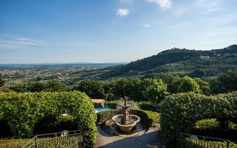 Villa la Brezza: Landscape, Hill, Spring, Hill Station, Cumulus, Hedge