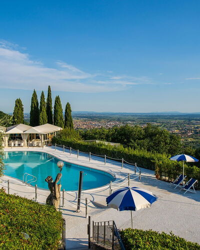 Villa la Brezza: Swimming Pool, Resort, Outdoor Furniture, Eco Hotel, Landscaping, Hacienda, Resort Town, Villa, Hotel