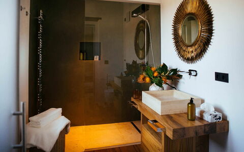 Villa Torre del Chianti: Interior Design, Bathroom Sink, Wood, Plumbing Fixture, Bathroom, Flooring, Lighting, Tap, Floor, Plumbing