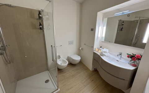 Casa Elena 13: Flooring, Plumbing Fixture, Bathroom, Floor, Interior Design, Bathroom Sink, Sink, Plumbing, Tap, Room