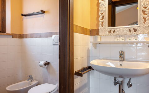 Il Giuncheto, Pool, Amazing View, Umbrian Countrys: Plumbing Fixture, Wood, Interior Design, Bathroom, Flooring, Bathroom Sink, Floor, Sink, Tap, Plumbing