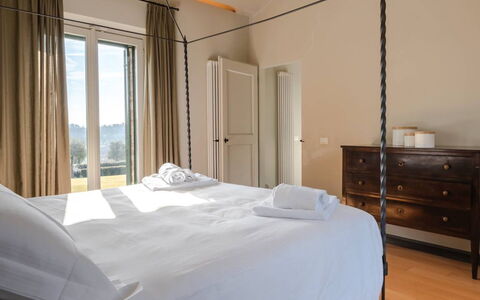 Loft Borgo Syrah: Bed, Furniture, Bedroom, Interior Design, Wood, Bedding, Bed Sheet, Textile, Linens, Floor