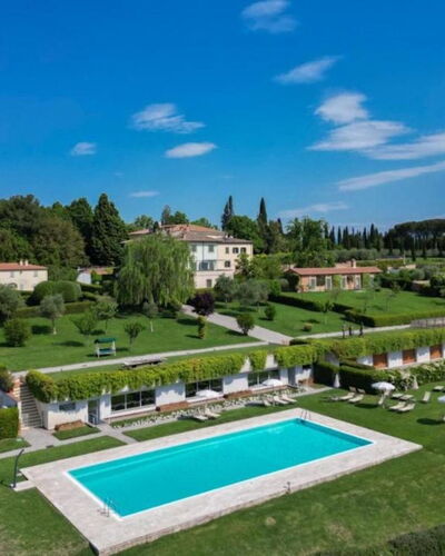 Loft Borgo Syrah: Garden, Hedge, Lawn, Landscaping, Park, Plantation, Botanical Garden, Courtyard, Villa