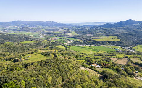 House in Sassa, Historic Tuscany Village, View: Mountainous Landforms, Green, Nature, Natural Landscape, Hill, Mountain, Grassland, Highland, Ecoregion, Landscape