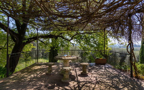 Il Leccio, Vinci, Private Pool and Tennis: Iron, Shade, Fence, Balcony, Outdoor Structure