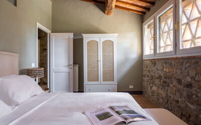 Accommodation:&nbsp;Canina Nera