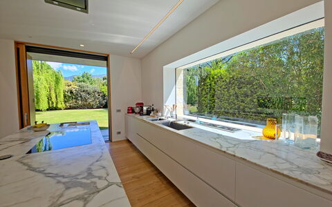 Villa Elena: Interior Design, Flooring, Countertop, Kitchen, Floor, Home, Ceiling, Tile, Natural Material, Design