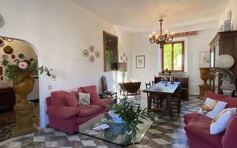 Lucia e Francesco: Furniture, Flooring, Interior Design, Floor, Table, Room, Couch, Chair, Living Room, Lighting