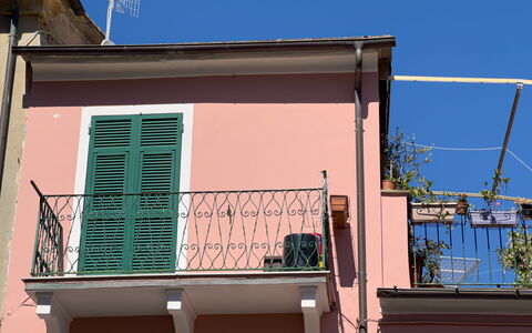 Casa Nanai - Levanto: Wall, Facade, Pink, Balcony, Iron, Composite Material, Metal, Paint, Handrail