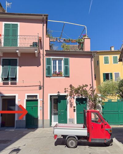 Casa Nanai - Levanto: Neighbourhood, Door, Paint, Balcony