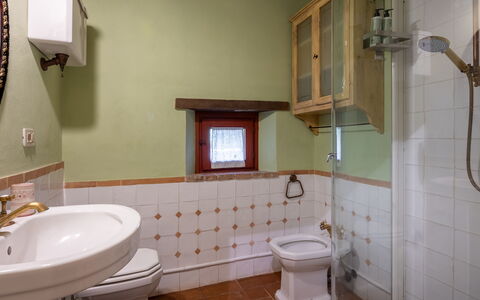 Villa Santa Barbara: Bathroom, Plumbing Fixture, Bathroom Sink, Wall, Interior Design, Sink, Flooring, Toilet Seat, Toilet, Tap