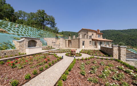 Villa Maddalena alla Guglielmesca: Landscape, Shrub, Rural Area, Garden, Groundcover, Estate, Landscaping, Farmhouse, Village, Plantation