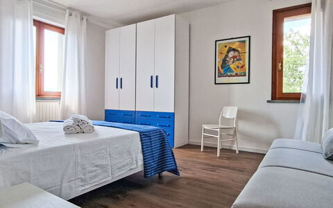 Le 3 Viste: Furniture, Interior Design, Flooring, Floor, Bed, Wood, Bedroom, Room, Apartment, Textile