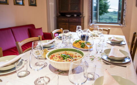 Casa Elia 6: Food, Tableware, Furniture, Table, Dishware, Serveware, Plate, Drinkware, Kitchen & Dining Room Table, Chair
