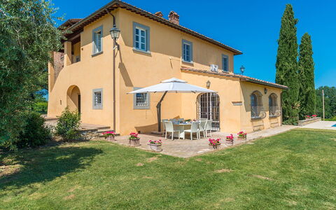 Villa Pucci 12: Shrub, Architecture, House, Home, Estate, Garden, Landscaping, Villa, Hacienda, Farmhouse