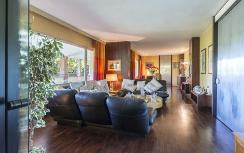 Villa Michelangelo 14: Flooring, Interior Design, Furniture, Couch, Floor, Ceiling, Apartment, Home, Living Room