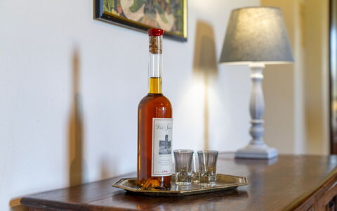 Podere Collelungo 14: Bottle, Barware, Glass Bottle, Drinkware, Glass, Wine
