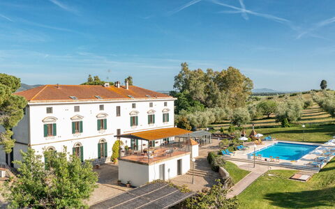 Villa Croci 12: Estate, Villa, Hacienda, Hotel, Mansion, Swimming Pool