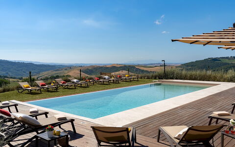 Il Poggiarellone 14: Hill, Swimming Pool, Mountain Range, Outdoor Furniture, Sunlounger, Leisure, Ridge, Eco Hotel, Valley, Resort