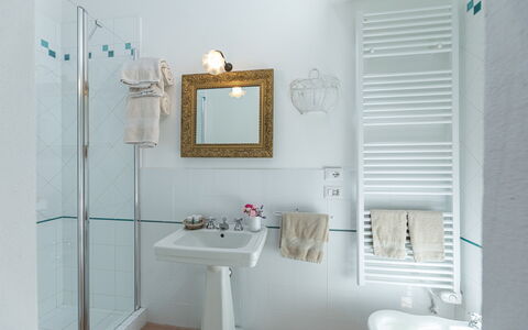 Il Molinaccio 14+2: Bathroom, Plumbing Fixture, Bathroom Sink, Wall, Interior Design, Sink, Tap, Mirror, Plumbing, Home