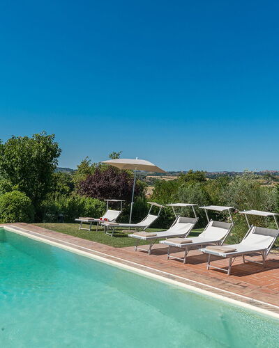 Finestra su Siena 16: Blue, Shrub, Swimming Pool, Garden, Landscaping, Estate, Backyard, Farmhouse, Villa, Hacienda