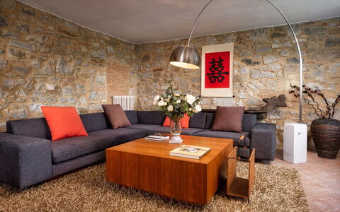 Cinque Cipressi 8: Furniture, Couch, Interior Design, Flooring, Wall, Living Room, Wood, Floor, Table, Home