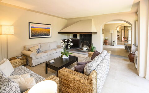 Villa Monnalisa 12: Furniture, Interior Design, Couch, Flooring, Floor, Living Room, Wall, Room, Ceiling, Wood