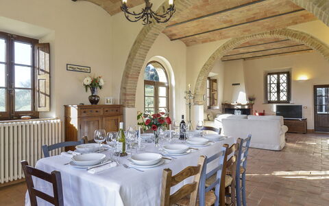 Alborata 10: Furniture, Table, Interior Design, Chair, Kitchen & Dining Room Table, Home, Dining Room, Flooring, Room, Ceiling
