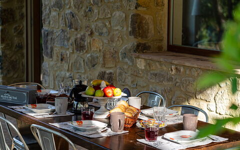 Amandula 6: Furniture, Tableware, Table, Interior Design, Serveware, Chair, Drinkware, Stemware, Kitchen & Dining Room Table, Food