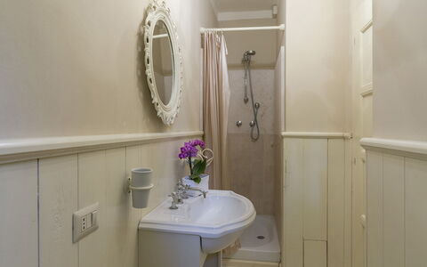 Villa la Corte 6: Bathroom, Interior Design, Plumbing Fixture, Bathroom Sink, Flooring, Plumbing, Floor, Tap, Room, Sink