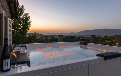 Tenuta Bellafonte 14: Plumbing Fixture, Bathtub, Jacuzzi, Swimming Pool, Resort, Plumbing, Tap