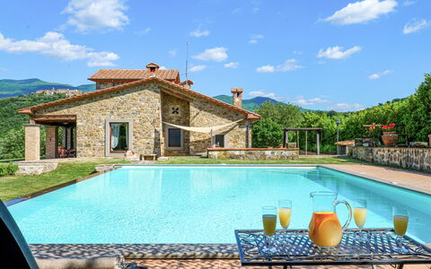 Le Macine 6: Swimming Pool, Resort, Farmhouse, Eco Hotel, Estate, Villa, Hacienda, Resort Town, Hotel