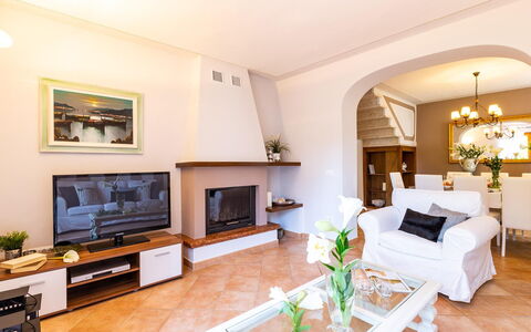 Villa Elena 9+1: Furniture, Interior Design, Flooring, Wood, Room, Living Room, Floor, Home, Ceiling, Couch