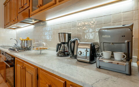 Villa Elena 9+1: Kitchen Appliance, Kitchen, Countertop, Interior Design, Major Appliance, Home Appliance, Flooring, Cabinetry, Lighting, Small Appliance