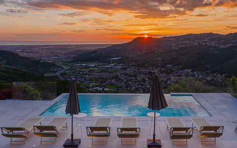 Villa Elena 9+1: Swimming Pool, Hill, Dusk, Afterglow, Sunrise, Leisure, Sunset, Hill Station, Evening, Eco Hotel