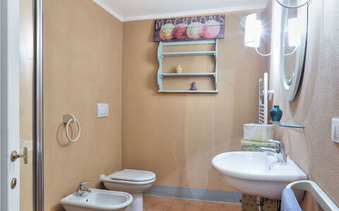 Villa Il Meluccio 12: Plumbing Fixture, Bathroom, Flooring, Sink, Bathroom Sink, Interior Design, Floor, Toilet Seat, Tap, Plumbing