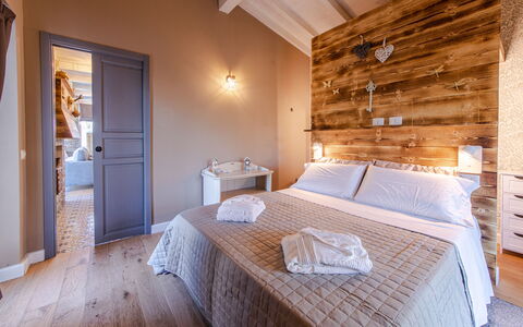 Cottage Violapo 6+2: Furniture, Wood, Interior Design, Bedroom, Floor, Flooring, Home, Bed, Lighting, Bed Sheet