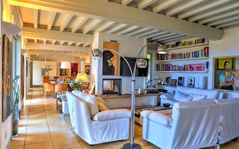 Villa le Cave 12: Furniture, Interior Design, Wood, Flooring, Couch, Ceiling, Chair, Floor, Table, Living Room