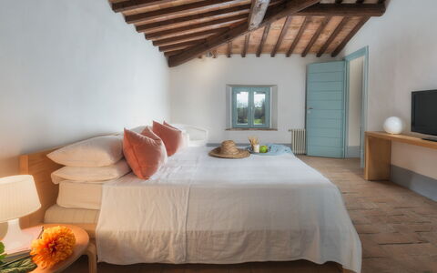 Villa Carmeli 12+2: Wall, Interior Design, Wood, Bedroom, Flooring, Floor, Bed, Ceiling, Furniture, Home