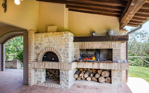 Le Residenze dei Potti 12: Brick, Column, Garden, Estate, Design, Hearth, Hacienda, Masonry Oven, Backyard, Patio
