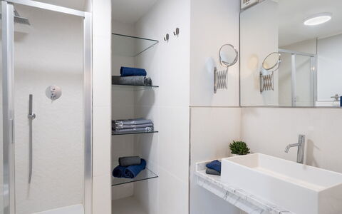 Villa Pietro 10: Bathroom, Plumbing Fixture, Interior Design, Flooring, Floor, Mirror, Tap, Plumbing, Sink, Home