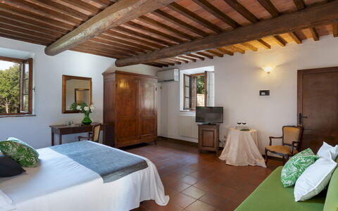 Borgo Gallinaio 32: Furniture, Home, Flooring, Houseplant, Flowerpot, Chair, Kitchen & Dining Room Table, Hardwood, Dining Room, Villa