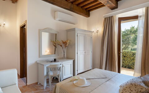 La Buganvilla 14: Furniture, Interior Design, Home, Ceiling, Room, Flooring, Floor, Lighting, Bed, Bedroom