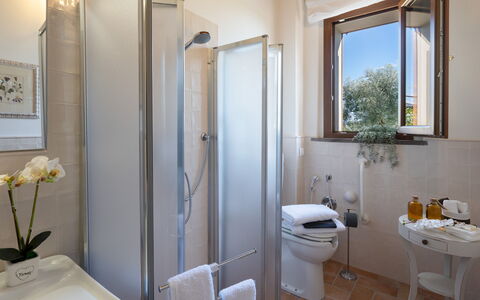 La Buganvilla 14: Wall, Interior Design, Plumbing Fixture, Flooring, Home, Floor, Room, Bathroom, Plumbing, Apartment