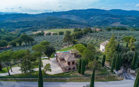 Villa Anna Elisa 8: Tree, Estate, Mansion, Village, Hacienda, Landscaping, Farmhouse, Villa, Plantation