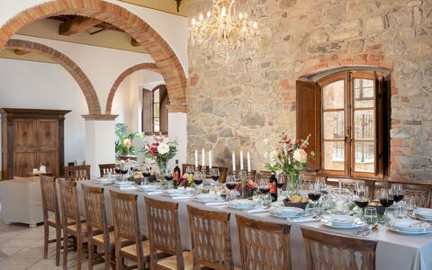 Guado al Sole 26+4: Furniture, Table, Interior Design, Tableware, Chair, Kitchen & Dining Room Table, Tablecloth, Dining Room, Restaurant, Ceiling