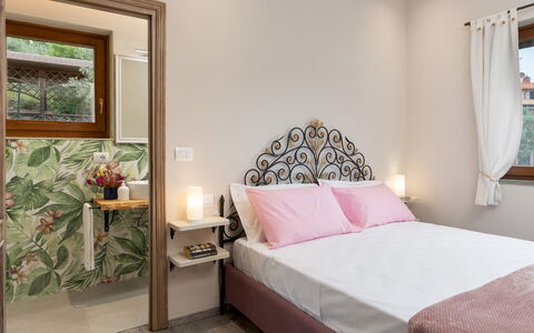 Terrazza sulla Valle 4+2: Interior Design, Furniture, Bedroom, Wood, Bed, Floor, Bed Sheet, Flooring, Textile, Linens